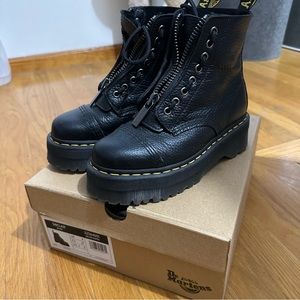 Dr. Martens Sinclair Boots